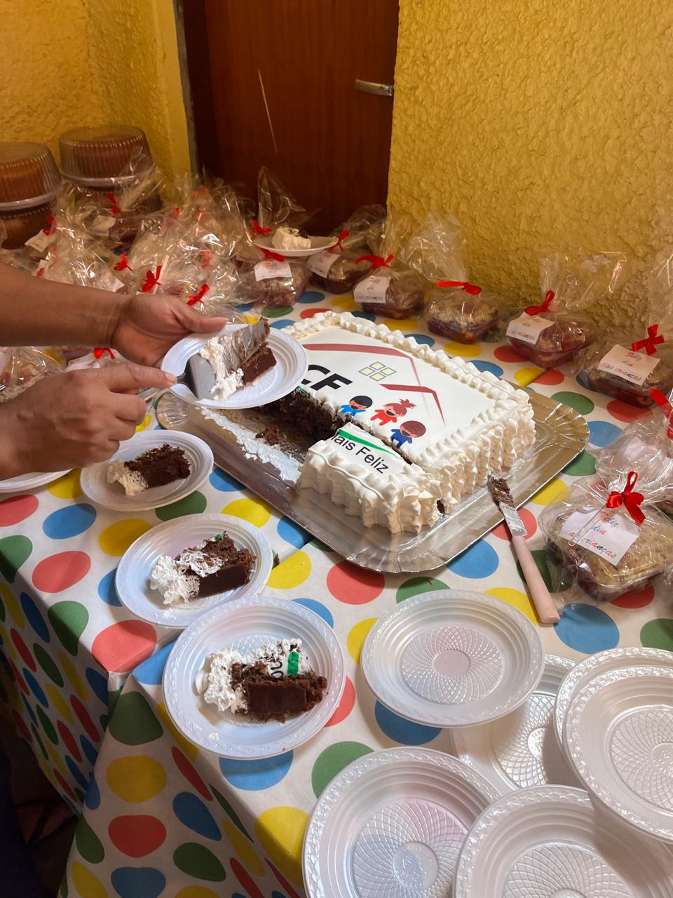 Entrega de presente dia das crianças