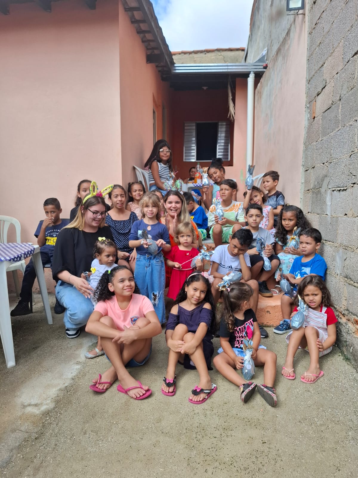 crianças unidas na pascoa ong acf
